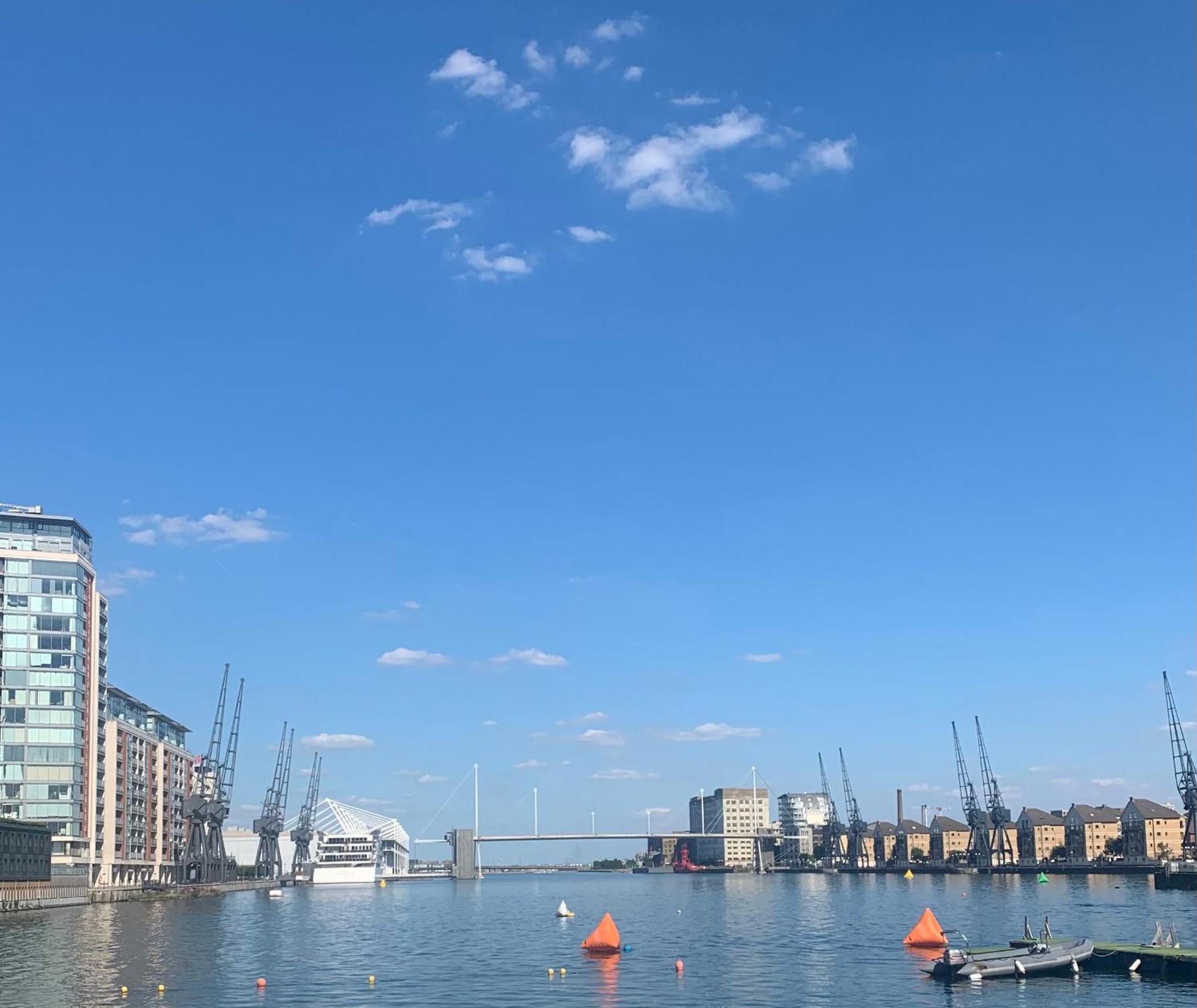 Excel, O2, Canary Wharf, London City Airport - Free Parking Exteriör bild